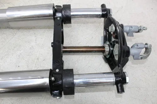 00-06 HARLEY-DAVIDSON ELECTRA GLIDE FLHTCUI FRONT END FORKS TRIPLE TREE CLAMP