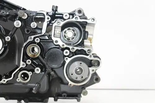 01-04 SUZUKI INTRUDER VOLUSIA 800 VL800 ENGINE MOTOR CRANKCASE CRANK CASES BLOCK