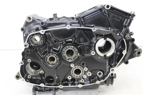 01-04 SUZUKI INTRUDER VOLUSIA 800 VL800 ENGINE MOTOR CRANKCASE CRANK CASES BLOCK