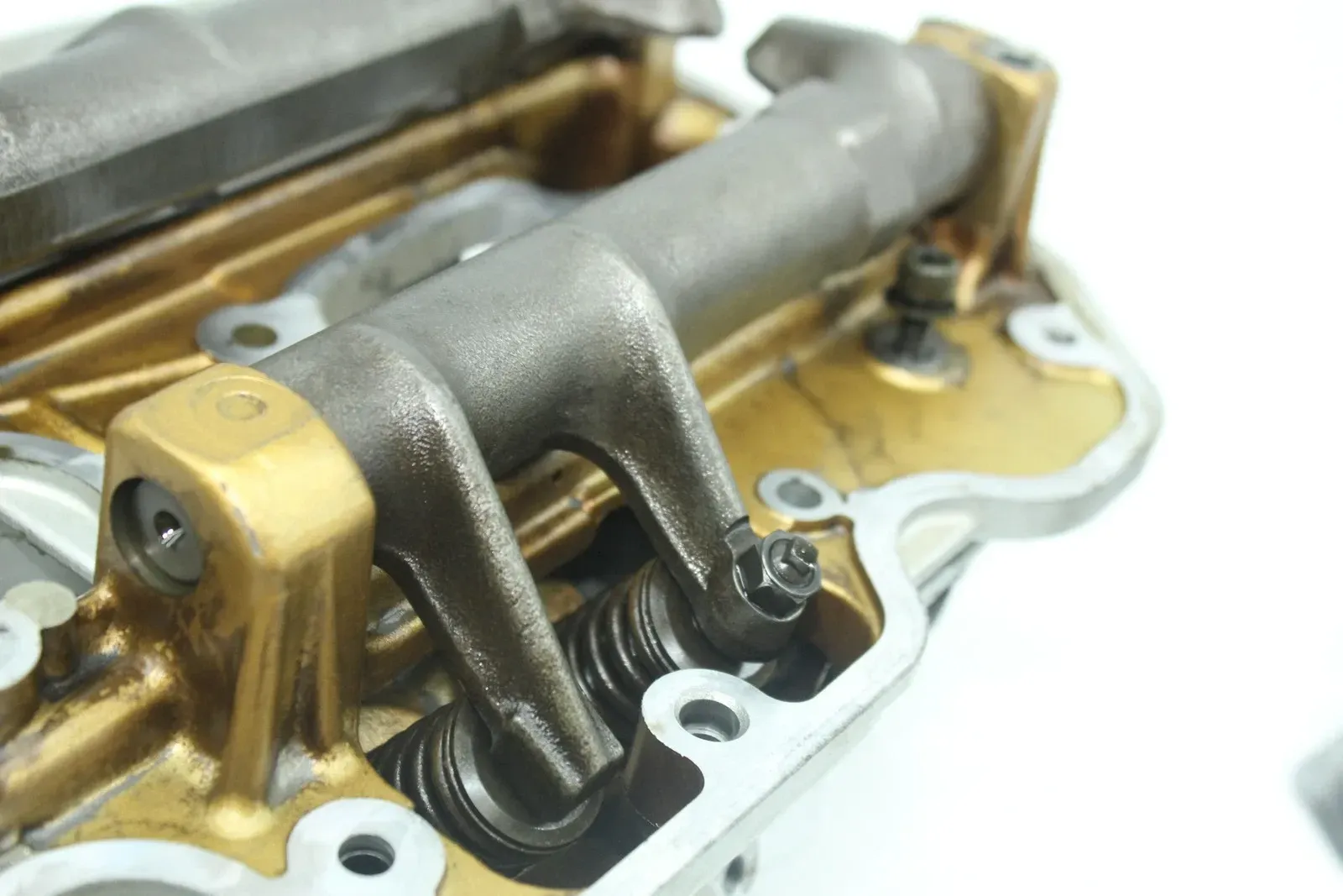 00 YAMAHA ROAD STAR XV1600A XV1600 FRONT ENGINE MOTOR CYLINDER HEAD VALVES COVER