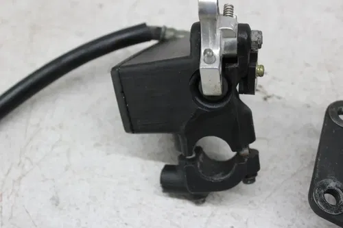 2004 SUZUKI GS500F FRONT BRAKE CALIPER MASTER CYLINDER