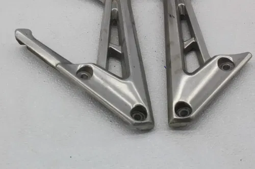 01-05 YAMAHA FZ1 REAR BACK PASSENGER PEG SET PAIR