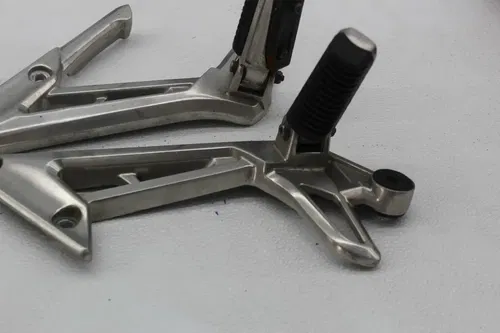 01-05 YAMAHA FZ1 REAR BACK PASSENGER PEG SET PAIR