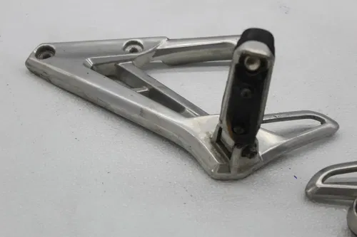 01-05 YAMAHA FZ1 REAR BACK PASSENGER PEG SET PAIR
