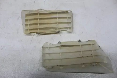 14-18 YAMAHA YZ450F LEFT RIGHT RADIATOR GUARD SHIELD LOUVER VENT PAIR