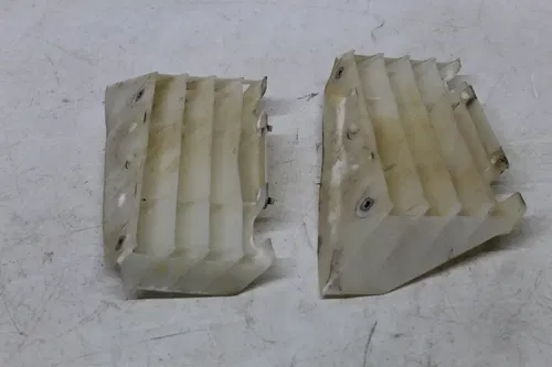 14-18 YAMAHA YZ450F LEFT RIGHT RADIATOR GUARD SHIELD LOUVER VENT PAIR