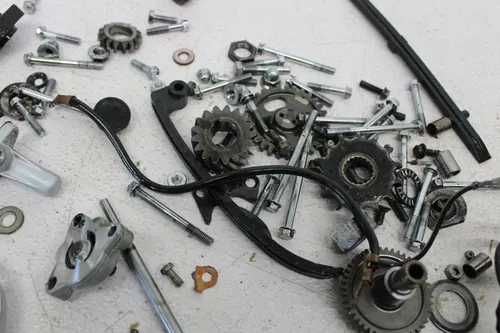 1983 SUZUKI GN125 COMMUTER PARTS AND HARDWARE NUTS BOLTS
