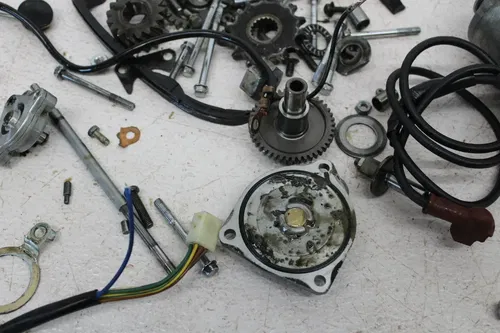 1983 SUZUKI GN125 COMMUTER PARTS AND HARDWARE NUTS BOLTS