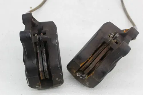 07-11 HARLEY-DAVIDSON ROAD KING POLICE FLHP RIGHT LEFT FRONT BRAKE CALIPER SET