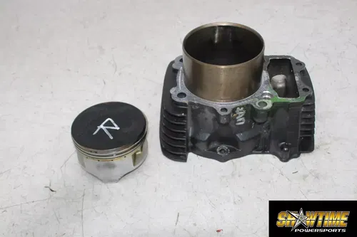 04 SUZUKI MARAUDER 1600 VZ1600 ENGINE REAR MOTOR CYLINDER JUG PISTON BLOCK (READ