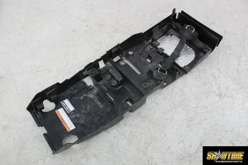 08-16 YAMAHA YZF R6 REAR BACK TAIL UNDERTAIL BATTERY TRAY PLASTIC