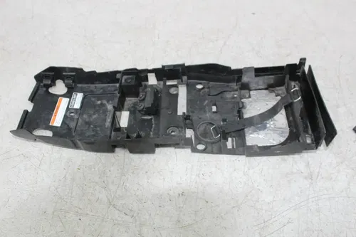 08-16 YAMAHA YZF R6 REAR BACK TAIL UNDERTAIL BATTERY TRAY PLASTIC