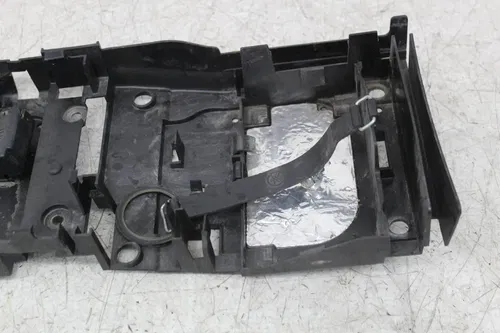 08-16 YAMAHA YZF R6 REAR BACK TAIL UNDERTAIL BATTERY TRAY PLASTIC