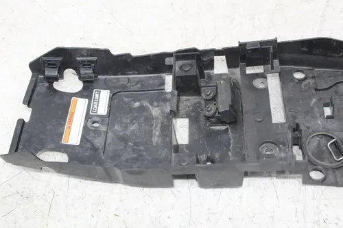 08-16 YAMAHA YZF R6 REAR BACK TAIL UNDERTAIL BATTERY TRAY PLASTIC