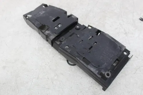 08-16 YAMAHA YZF R6 REAR BACK TAIL UNDERTAIL BATTERY TRAY PLASTIC