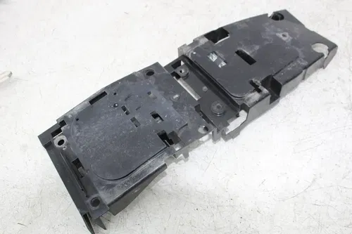 08-16 YAMAHA YZF R6 REAR BACK TAIL UNDERTAIL BATTERY TRAY PLASTIC