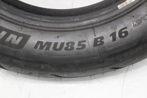 MICHELIN COMMANDER TOURING MU85 B 16 M/C 77H REAR BACK TIRE (TREAD:8/32NDS)