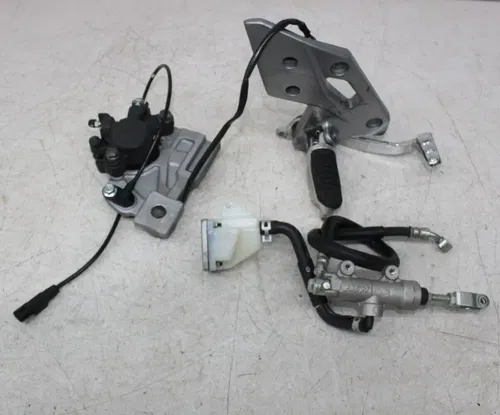 18-22 SUZUKI GSX250R REAR BACK BRAKE CALIPER MOUNT RIGHT PEG MASTER CYLINDER