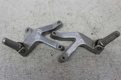 2000 YAMAHA YZF600 REAR BACK PASSENGER PEG SET PAIR