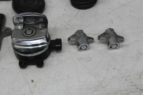 12-16 HARLEY-DAVIDSON DYNA SWITCHBACK FLD OEM ECU ECM BCM GAS CAP KEY BAG LOCKS