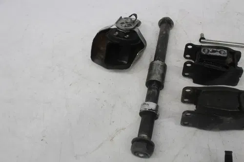 07-11 Harley-davidson Dyna Fat Bob Fxdf parts hardware nuts bolts axle horn