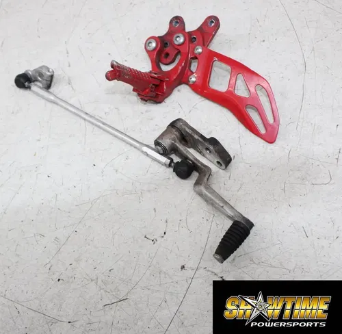 11-25 SUZUKI GSXR750 LEFT REARSET REAR SET FOOT PEG W SHIFTER