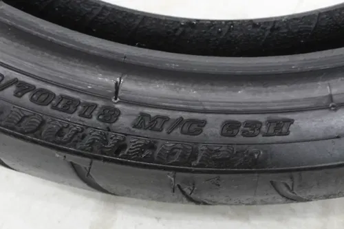 DUNLOP AMERICAN ELITE 130/70 B18 M/C 63H FRONT TIRE (TREAD:5/32NDS)