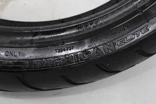 DUNLOP AMERICAN ELITE 130/70 B18 M/C 63H FRONT TIRE (TREAD:5/32NDS)