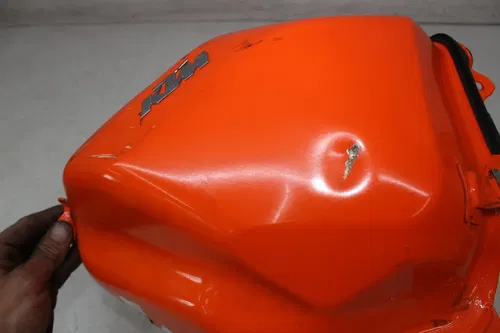 22-24 KTM RC 390 GAS TANK FUEL CELL PETROL RESERVOIR (SEE DESCP)