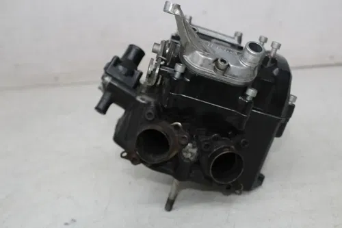 01 KTM 640 DUKE II ENGINE MOTOR CYLINDER HEAD VALVES COVER (SEE DESCP)