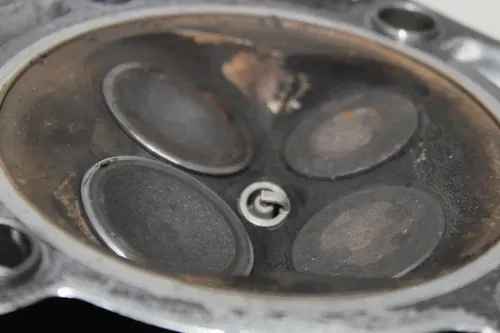 01 KTM 640 DUKE II ENGINE MOTOR CYLINDER HEAD VALVES COVER (SEE DESCP)