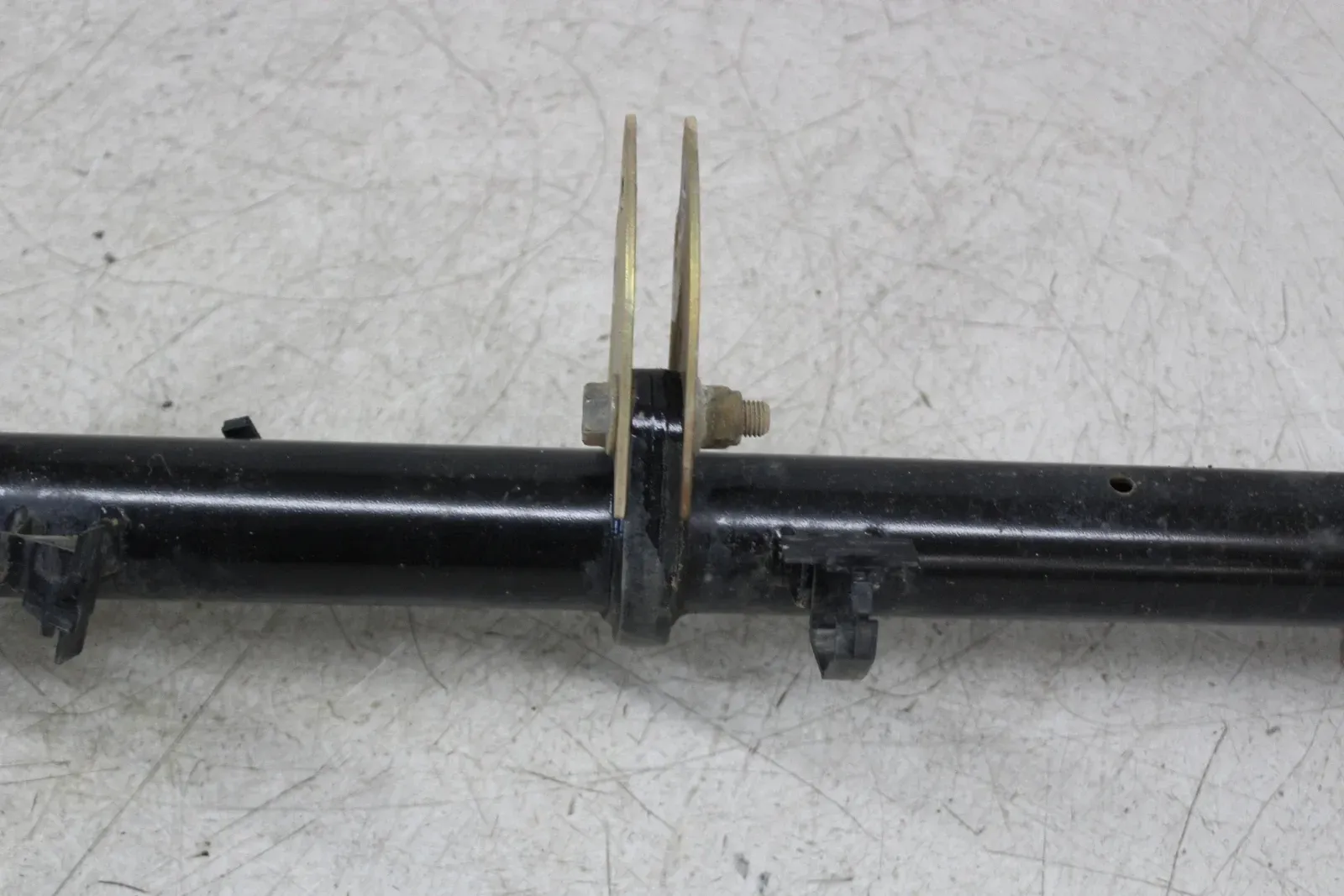 19 POLARIS GENERAL 1000 EPS MOTOR ENGINE MOUNT STAY BRACKET BAR