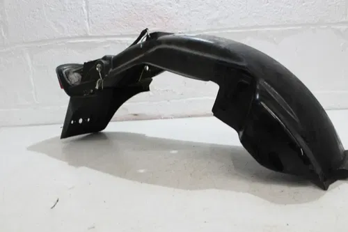 1986 HONDA MAGNA 700 VF700C REAR BACK WHEEL FENDER  UNDERTAIL UNCUT TAILIGHT