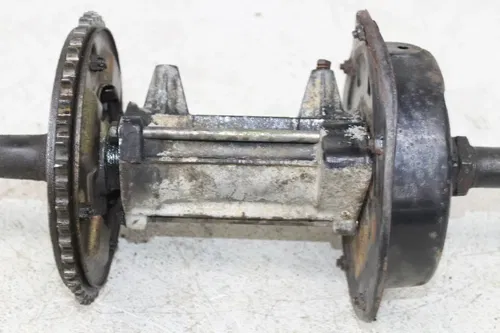 1983 SUZUKI QUADRUNNER 125 LT125 4X6 REAR AXLE BACK WHEEL PIVOT BOLT AXEL SHAFT
