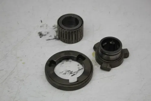 11-25 SUZUKI GSXR600 ENGINE MOTOR CLUTCH BASKET HUB PRESSURE PLATE