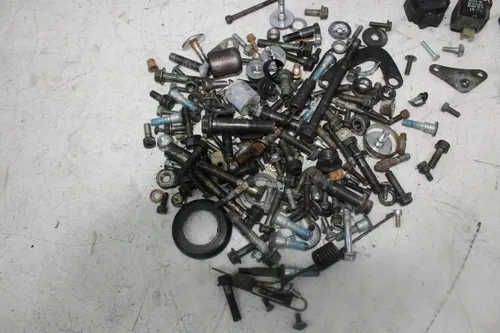 88-97 SUZUKI KATANA 600 PARTS HARDWARE GAUGE UPPER TOP CLAMP TREE AXLE SPROCKET