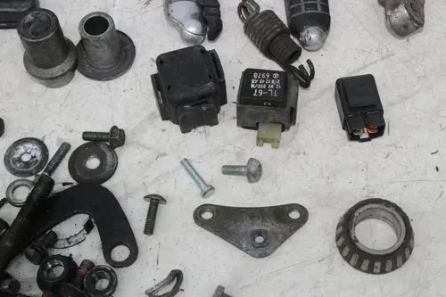 88-97 SUZUKI KATANA 600 PARTS HARDWARE GAUGE UPPER TOP CLAMP TREE AXLE SPROCKET