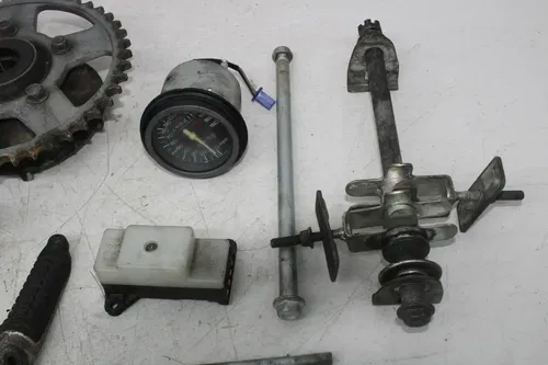 88-97 SUZUKI KATANA 600 PARTS HARDWARE GAUGE UPPER TOP CLAMP TREE AXLE SPROCKET