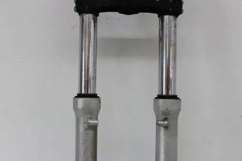 02-05 BMW F650CS F650 FRONT END FORKS TRIPLE TREE CLAMP FORK TUBES STRAIGHT