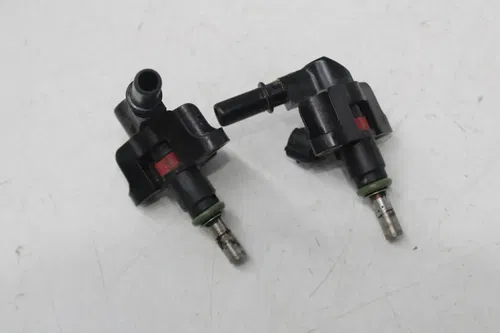 16 Can-am Commander 800r Xt main gas fuel injector injectors rail set
