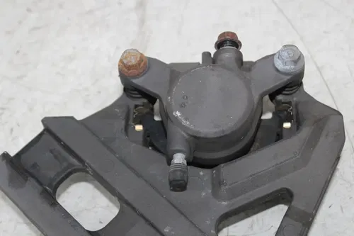 09-17 YAMAHA V STAR 950 XVS950 REAR BACK BRAKE CALIPER MOUNT