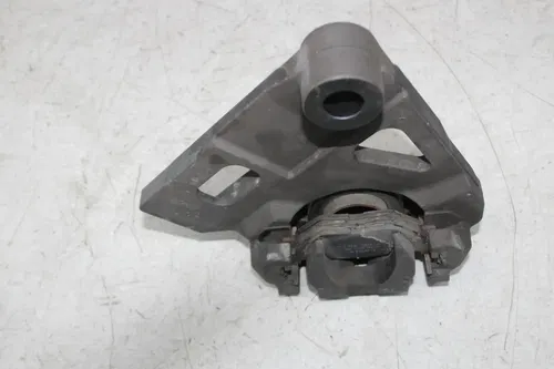 09-17 YAMAHA V STAR 950 XVS950 REAR BACK BRAKE CALIPER MOUNT