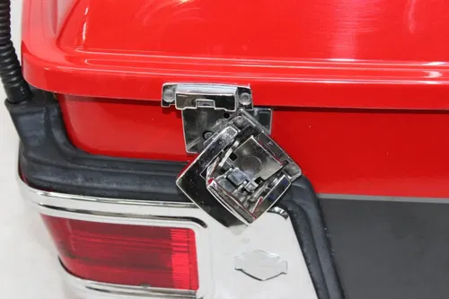 00-06 HARLEY-DAVIDSON FLHTCUI REAR TRUNK COMPARTMENT