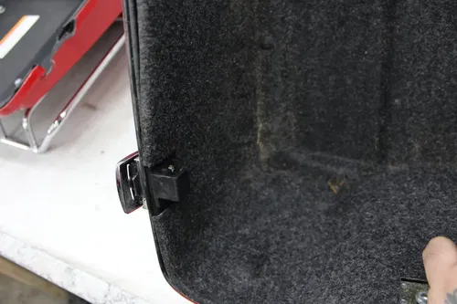 00-06 HARLEY-DAVIDSON FLHTCUI REAR TRUNK COMPARTMENT