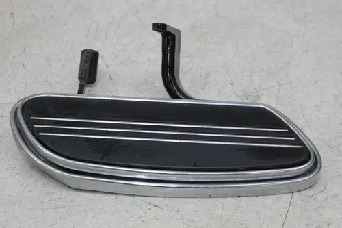 07-11 HARLEY-DAVIDSON STREET GLIDE FLHX LEFT FRONT FOOT REST STEP BOARD