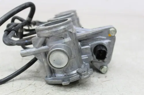 22 TRIUMPH STREET TRIPLE RS THROTTLE BODY BODIES