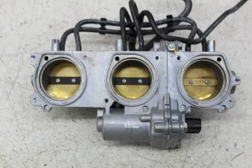 22 TRIUMPH STREET TRIPLE RS THROTTLE BODY BODIES