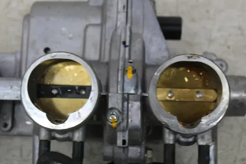 22 TRIUMPH STREET TRIPLE RS THROTTLE BODY BODIES