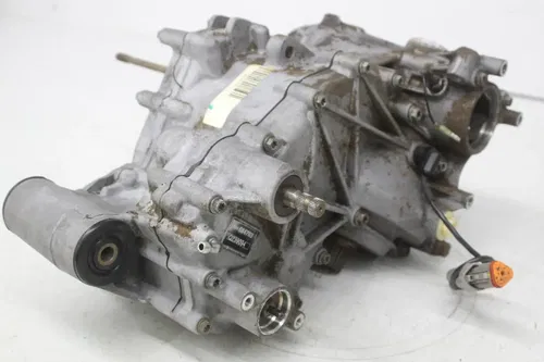 16 Can-am Commander 800r Xt Engine Motor Transmission gearbox case