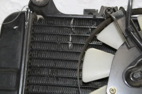 1990 KAWASAKI NINJA ZX6 ZX600D ENGINE RADIATOR MOTOR COOLER COOLING RADIATER FAN